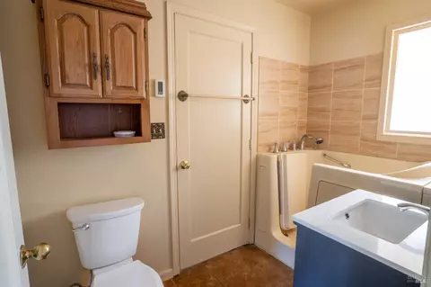 Bath - 490 Cornish Ln, Angwin, CA 94508 photo 3 of 3