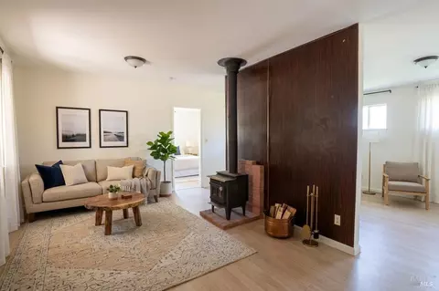 Living - 490 Cornish Ln, Angwin, CA 94508 photo 2 of 9