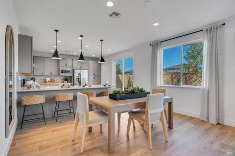 Dining - 516 Eagle Cir, Oakley, CA 94561 photo 1 of 2