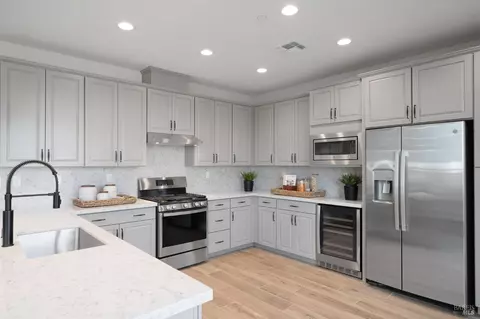 Kitchen - 516 Eagle Cir, Oakley, CA 94561 photo 3 of 6