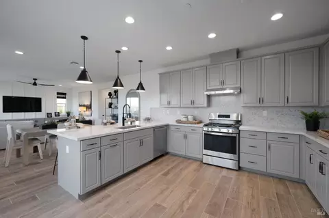 Kitchen - 516 Eagle Cir, Oakley, CA 94561 photo 6 of 6