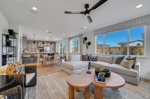 Living - 516 Eagle Cir, Oakley, CA 94561 photo 3 of 5