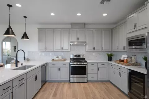Kitchen - 516 Eagle Cir, Oakley, CA 94561 photo 5 of 6
