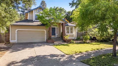 1874 Amy Ave, Santa Rosa, CA 95401
