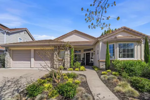 1043 Allen St, Petaluma, CA 94954