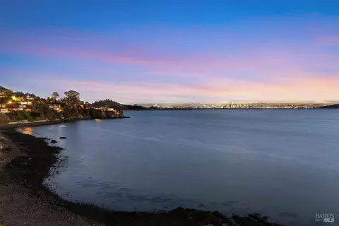 View/Area - 531 Cliffside Ct, Point Richmond, CA 94801 photo 10 of 16