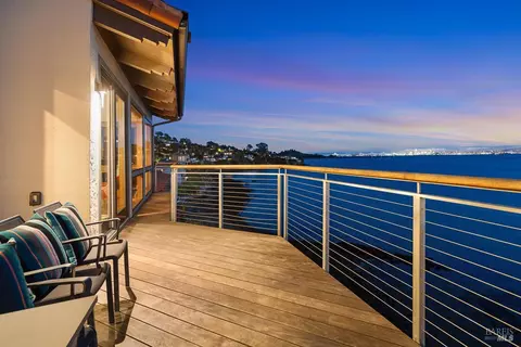Exterior - 531 Cliffside Ct, Point Richmond, CA 94801 photo 10 of 10