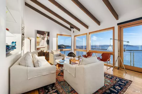 Living - 531 Cliffside Ct, Point Richmond, CA 94801 photo 1 of 5
