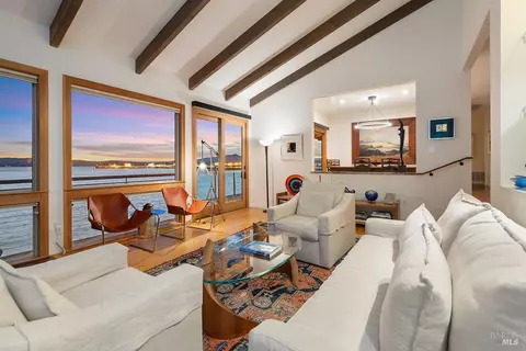 Living - 531 Cliffside Ct, Point Richmond, CA 94801 photo 4 of 5