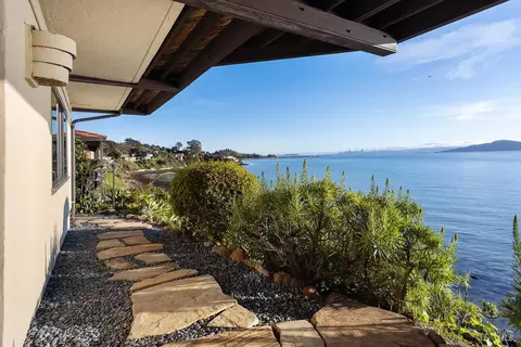 Exterior - 531 Cliffside Ct, Point Richmond, CA 94801 photo 8 of 10