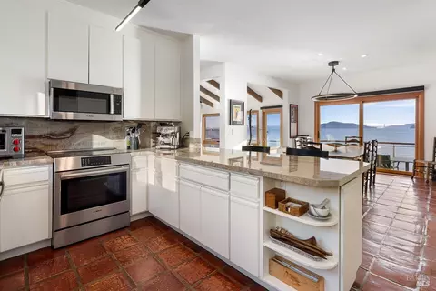 Kitchen - 531 Cliffside Ct, Point Richmond, CA 94801 photo 3 of 3