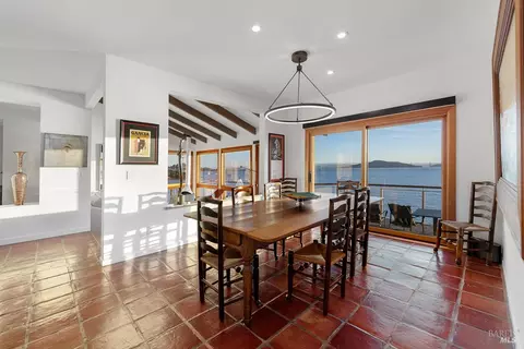 Dining - 531 Cliffside Ct, Point Richmond, CA 94801 photo 2 of 5