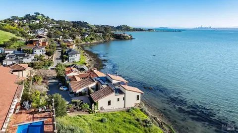 View/Area - 531 Cliffside Ct, Point Richmond, CA 94801 photo 4 of 16