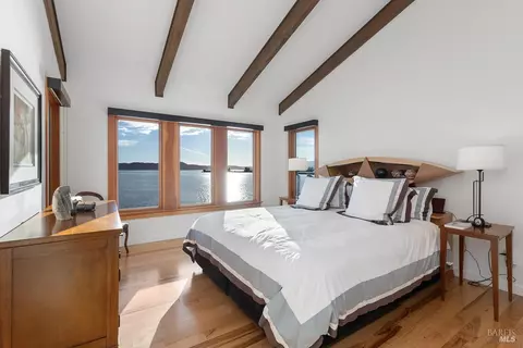 Bedroom - 531 Cliffside Ct, Point Richmond, CA 94801 photo 1 of 6