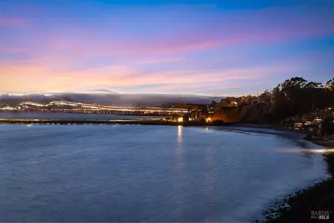 View/Area - 531 Cliffside Ct, Point Richmond, CA 94801 photo 12 of 16