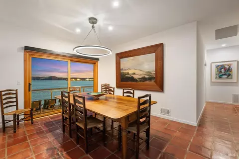 Dining - 531 Cliffside Ct, Point Richmond, CA 94801 photo 5 of 5