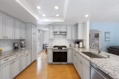 Kitchen - 1314 Turquoise Dr, Hercules, CA 94547 photo 4 of 6
