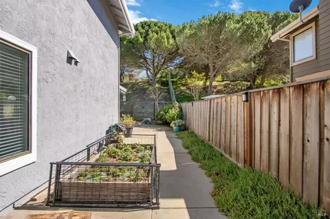 Exterior - 1314 Turquoise Dr, Hercules, CA 94547 photo 11 of 15