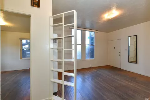 Living - 1519 Main St, Napa, CA 94559 photo 4 of 7