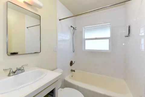 Bath - 1519 Main St, Napa, CA 94559 photo 3 of 4