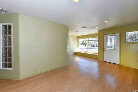 Living - 1519 Main St, Napa, CA 94559 photo 6 of 7