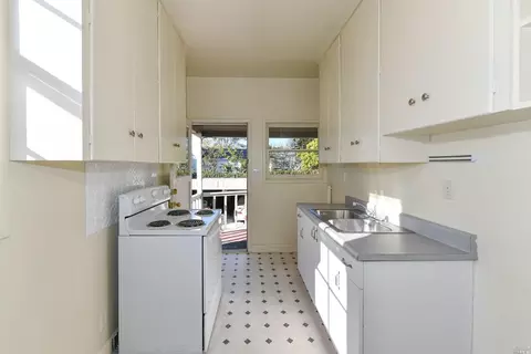 Kitchen - 1519 Main St, Napa, CA 94559 photo 2 of 6