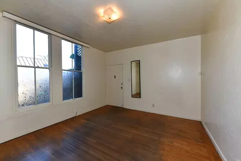 Living - 1519 Main St, Napa, CA 94559 photo 5 of 7