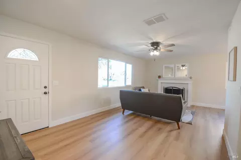 Living - 905 W F St, Dixon, CA 95620 photo 1 of 4