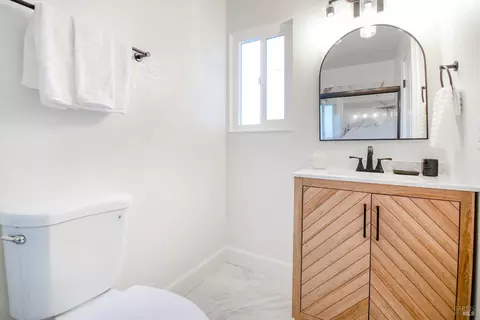 Bath - 905 W F St, Dixon, CA 95620 photo 2 of 3