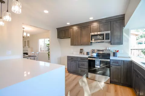 Kitchen - 905 W F St, Dixon, CA 95620 photo 3 of 5