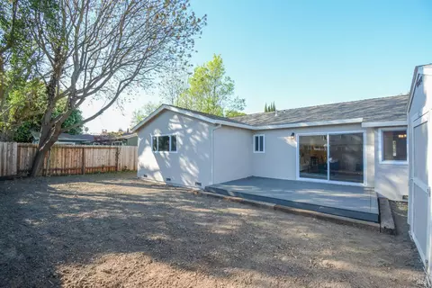 Exterior - 905 W F St, Dixon, CA 95620 photo 3 of 9