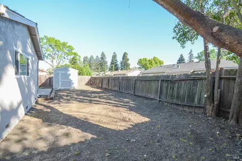 Exterior - 905 W F St, Dixon, CA 95620 photo 9 of 9