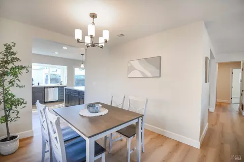 Dining - 905 W F St, Dixon, CA 95620 photo 1 of 2
