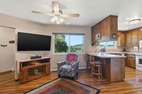 Kitchen - 11850 Brooks Rd, Windsor, CA 95492 photo 1 of 4