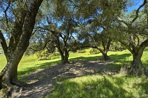 Exterior - 11850 Brooks Rd, Windsor, CA 95492 photo 10 of 11