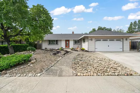 Exterior - 172 Salinas Dr, Vacaville, CA 95688 photo 2 of 8