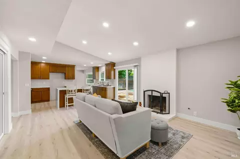 Living - 172 Salinas Dr, Vacaville, CA 95688 photo 4 of 4