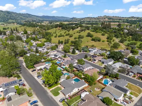 View/Area - 172 Salinas Dr, Vacaville, CA 95688 photo 5 of 7