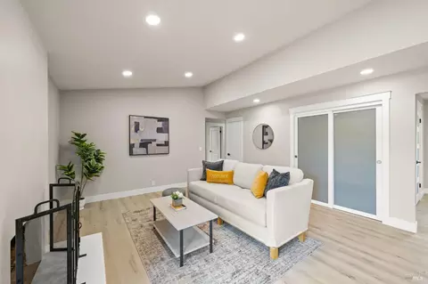 Living - 172 Salinas Dr, Vacaville, CA 95688 photo 3 of 4