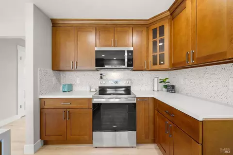 Kitchen - 172 Salinas Dr, Vacaville, CA 95688 photo 6 of 8