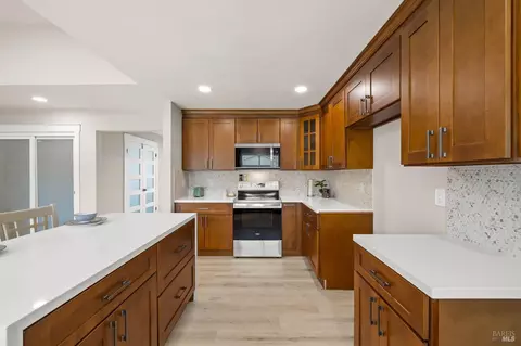 Kitchen - 172 Salinas Dr, Vacaville, CA 95688 photo 2 of 8
