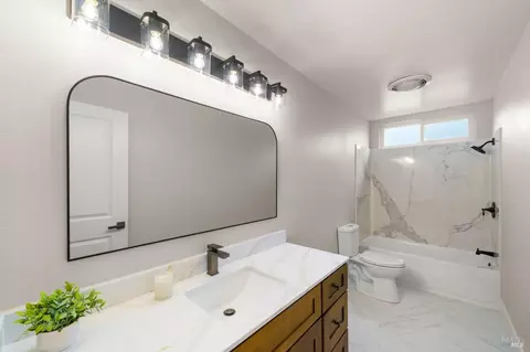Bath - 172 Salinas Dr, Vacaville, CA 95688 photo 1 of 2