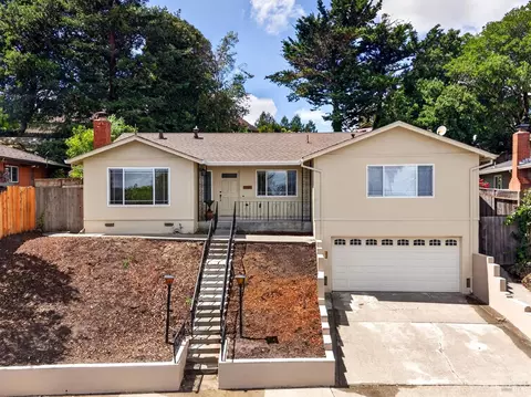 737 Elm Dr, Petaluma, CA 94952