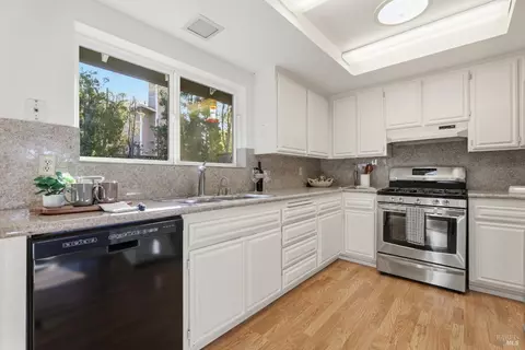 Kitchen - 105 Falcon Dr, Cotati, CA 94931 photo 3 of 4