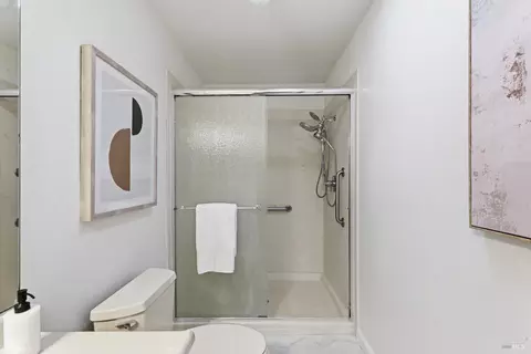 Bath - 105 Falcon Dr, Cotati, CA 94931 photo 2 of 4