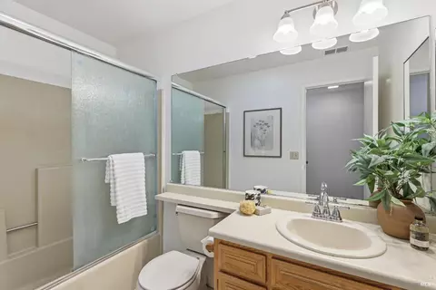 Bath - 105 Falcon Dr, Cotati, CA 94931 photo 4 of 4