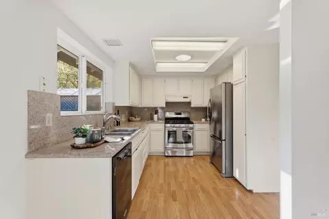 Kitchen - 105 Falcon Dr, Cotati, CA 94931 photo 2 of 4