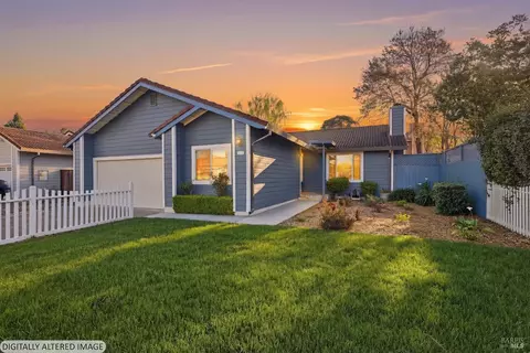 105 Falcon Dr, Cotati, CA 94931