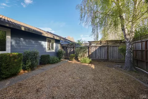 Exterior - 105 Falcon Dr, Cotati, CA 94931 photo 6 of 10