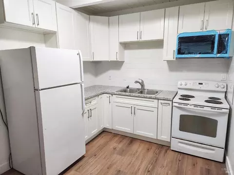 Kitchen - 1124 Union Ave, Fairfield, CA 94533 photo 5 of 6